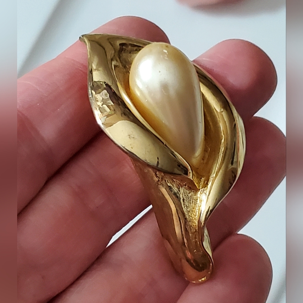 Vintage 80's brooch calla lilly pearl gold estate jewelry flower wedding bride